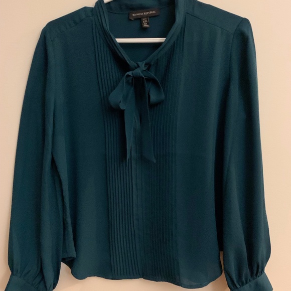 Banana Republic Tie-Neck Tuxedo Blouse - Picture 2 of 4